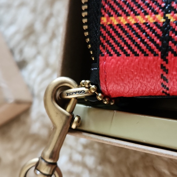 NWT IOB Coach Red Plaid Leather Wristlet Wallet β€οΈπ€ππ - Picture 6 of 16